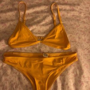 🦋Updated Tavik Bikini! Beautiful mustard color, worn once/now too big for me!